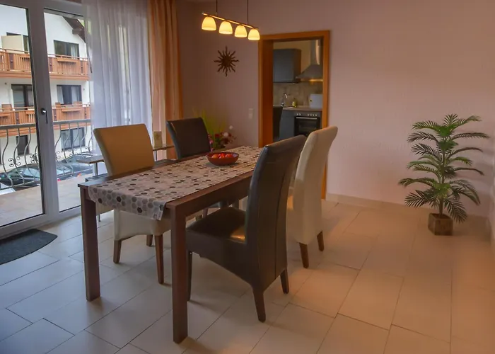 Traumferienwohnung An Der Mosel - Gabi Schoeneberg * トラーベン・トラールバッハ